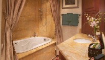 Golf Charter Yacht Stargazer -  VIP Ensuite
